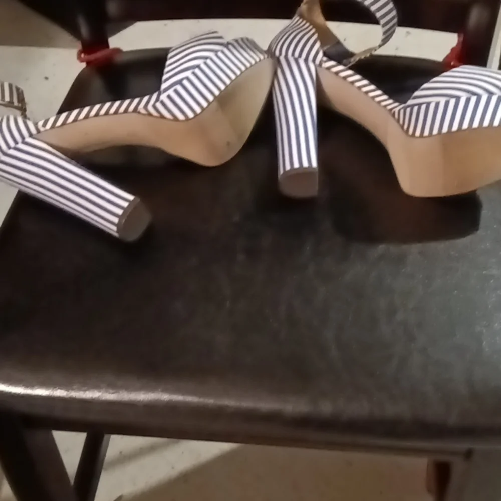 Shoes - Picture 3 of 5